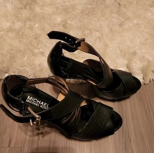 AUTHENTIC MICHAEL KORS BERGEN PLATFORM MADRAS - SIZE 8M